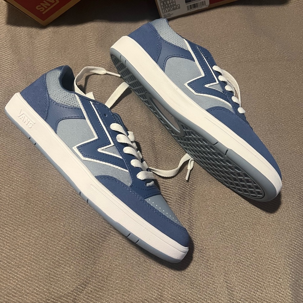 Brand new, never worn Vans. Perfect shade of blue 💙🩵